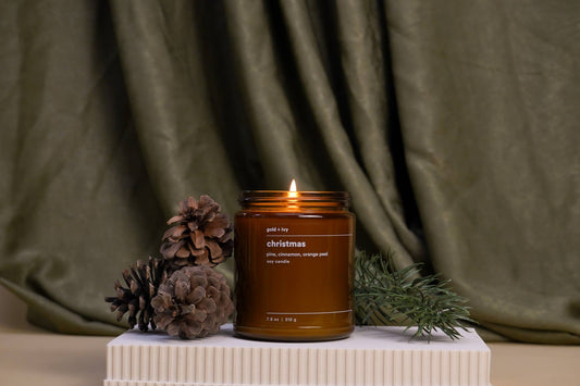 Christmas soy candle - pine, cinnamon, orange peel