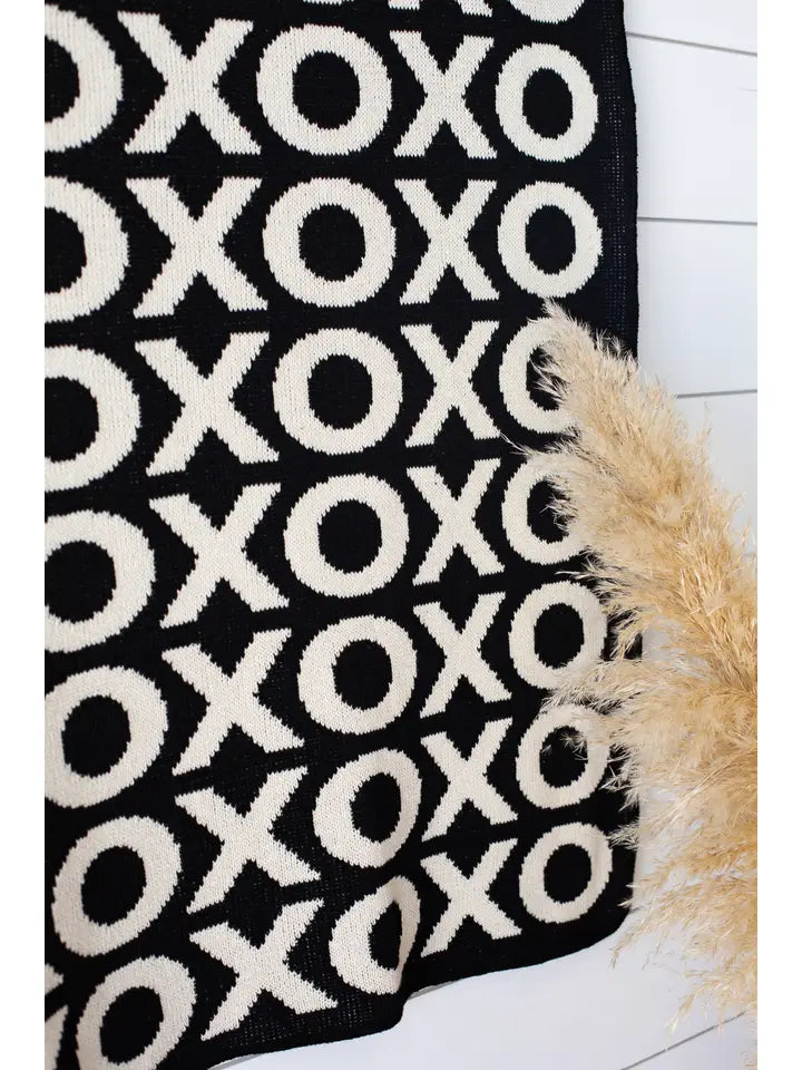 XO Throw Blanket